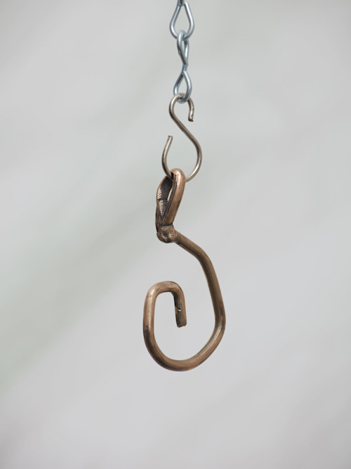 Jaakko Pallasvuo, Pendant I, 2016. Bronze, 2 x 1 x .5 in, 6 x 3 x 1 cm