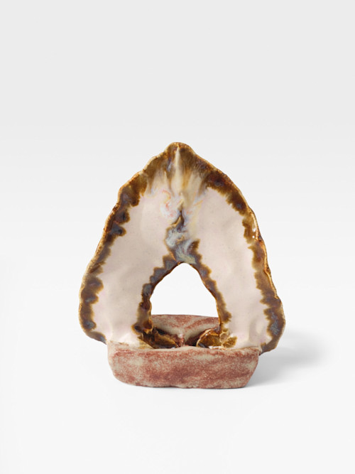 Lizette Hernandez, Llama Pequeña, 2024. Glazed ceramic, 4 x 4 x 1 in (10 x 10 x 3 cm)
